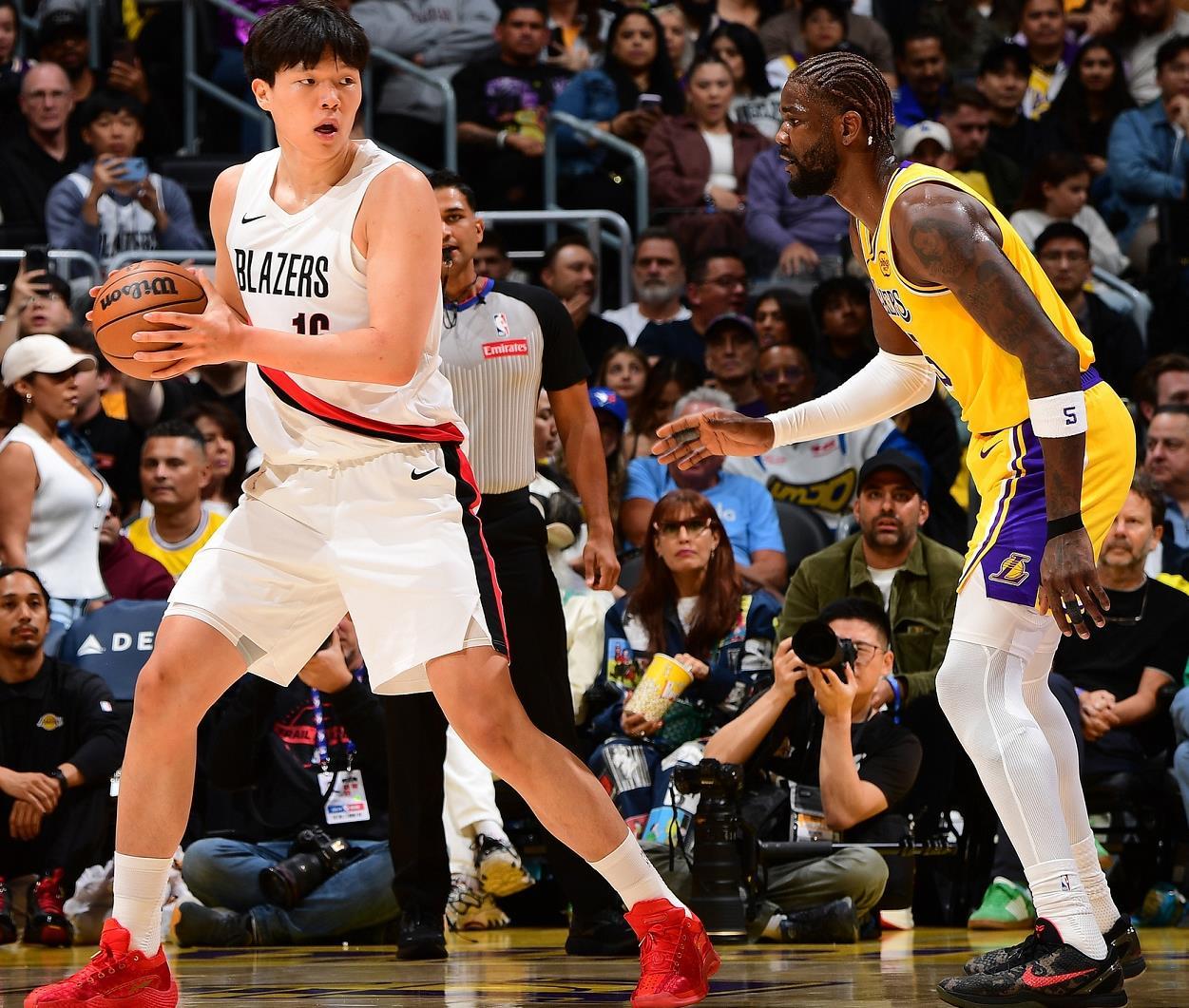 杨瀚森3中0表现低迷！开拓者122-108胜湖人，阿夫迪亚成头号功臣