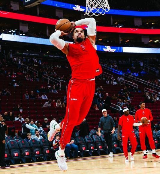 火箭队变阵奏效！伊森谢泼德合砍37+9+13，8记三分助队大胜篮网