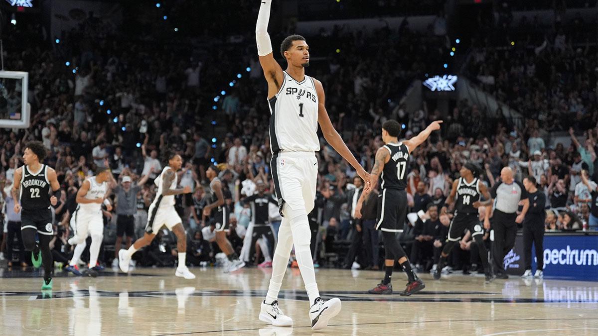 维克托·文班亚马NBA开幕周惊艳表现，荣膺周最佳球员