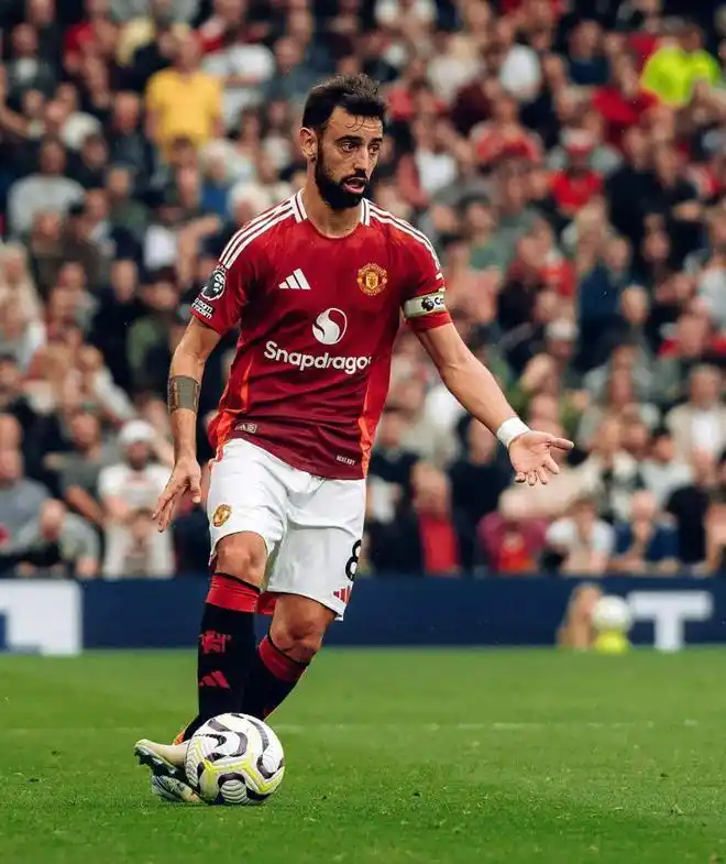 曼联三连胜解析：B费与库尼亚共筑中场新体系，阿莫林战术调整显成效