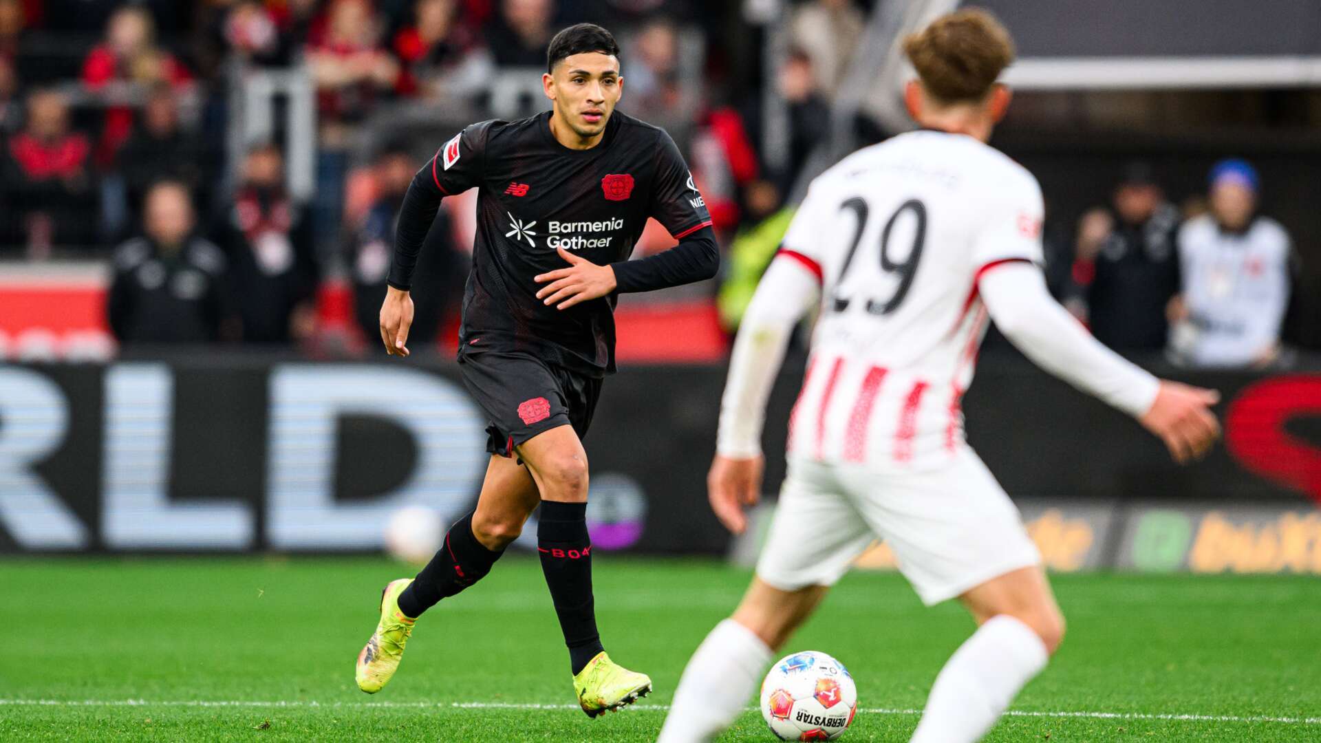 勒沃库森官方：费尔南德斯左膝韧带受伤，预计缺阵7-8周