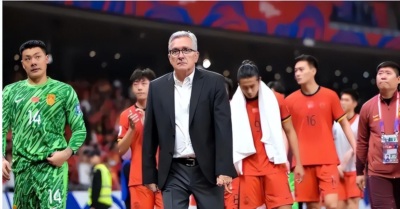 国足选帅迎新动态：足协转向本土教练，李国旭成最大黑马