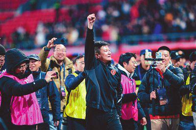 爱铁人，爱沈阳，爱辽宁——李金羽率队冲超背后的故事