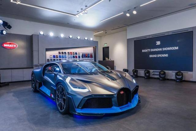 布加迪Divo国内首秀黄浦江畔，限量40台超跑引爆车迷热情