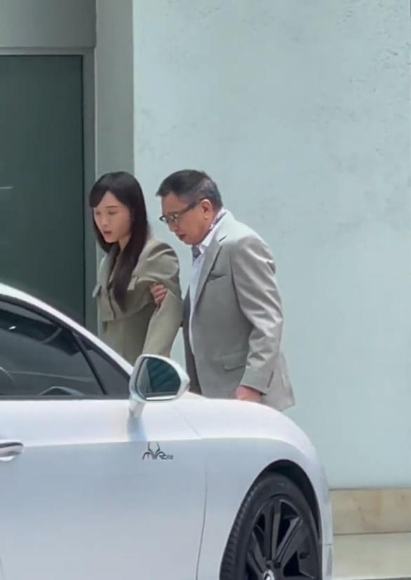 76岁资深演员许绍雄因癌症离世，周润发等好友送别