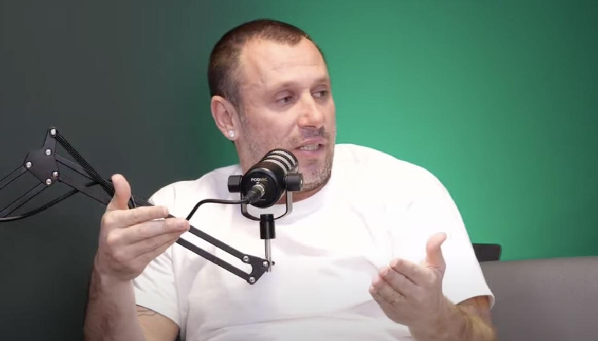 卡萨诺炮轰阿莱格里：战术模糊且阻碍球员成长