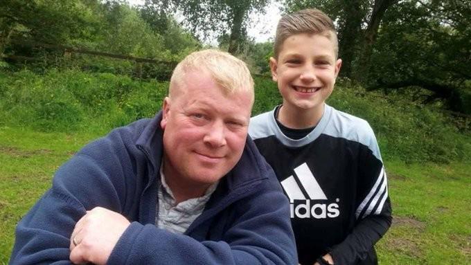 曼联官方发声：支持小将本内特，U21赛前悼念其父