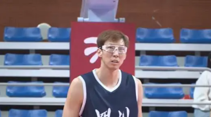 四川全运男篮加时赛惜败菲律宾王牌，周琦孙铭徽表现回顾