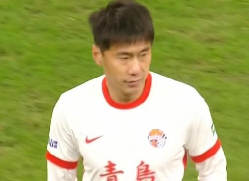 青岛海牛后卫金洋洋达成俱乐部赛事200场里程碑