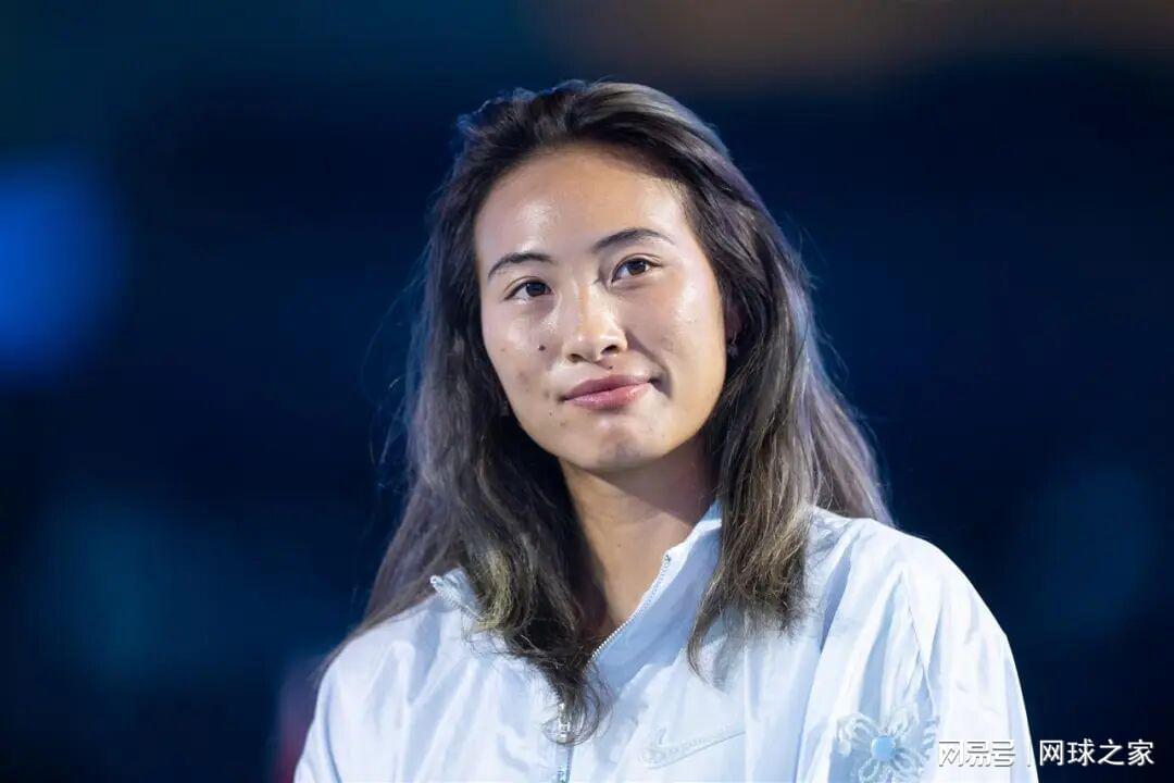 郑钦文排名下滑引关注，韦思佳连败成焦点