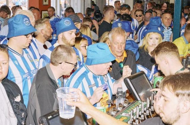 谢周三近况：财政危机、战绩不佳；球队转让或带来转机