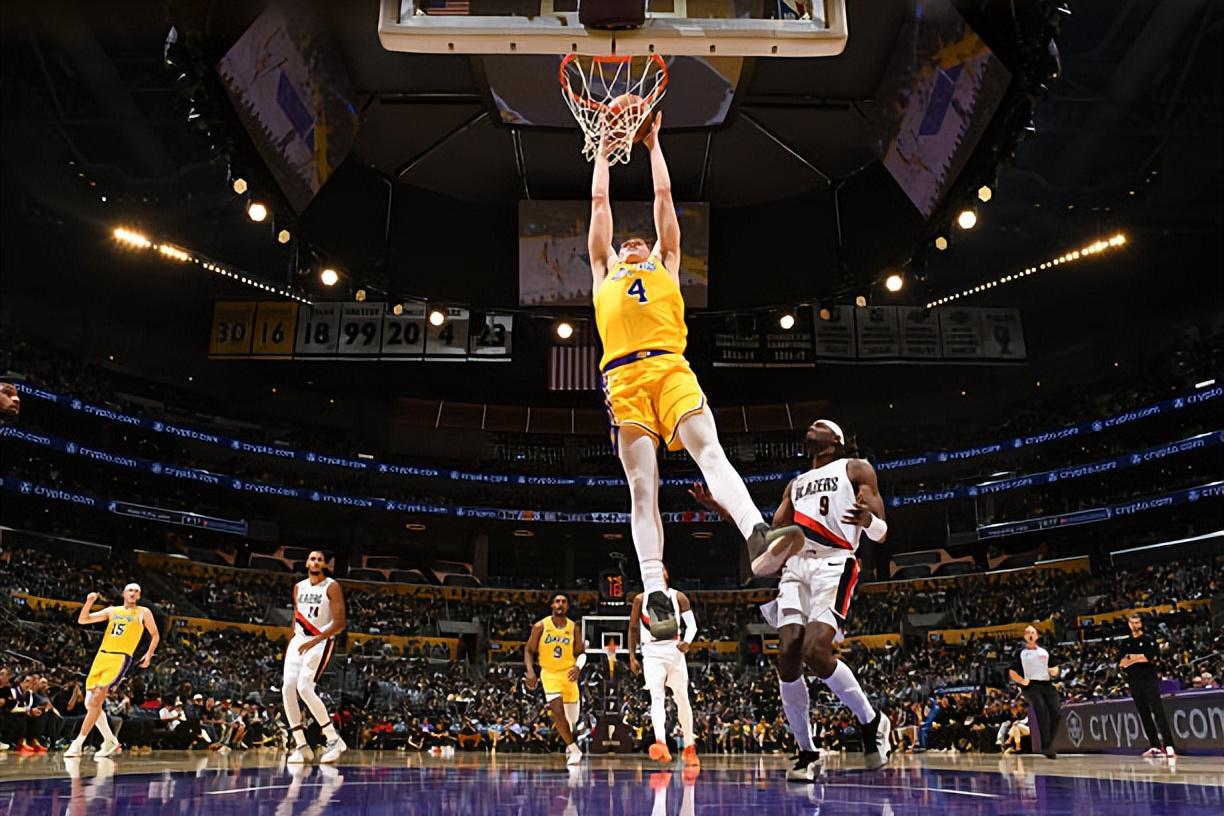 湖人新星克内克特状态低迷，投篮自信全无或跌出轮换？