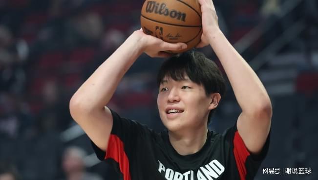 开拓者客场轻取湖人，杨瀚森低迷，老将闪耀引权变思考