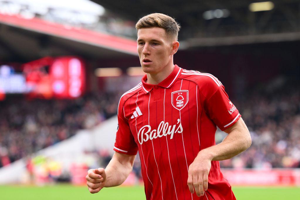 曼联2025夏窗引援锁定中场新星，1.2亿英镑标价成关键考验