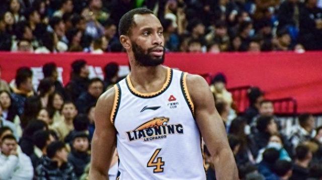 弗格加盟上海男篮：冠军后卫能否引领“大鲨鱼”蜕变？