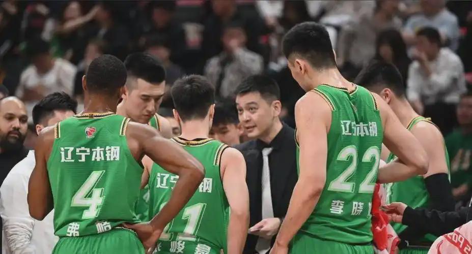 CBA三冠FMVP弗格加盟上海男篮，携手张镇麟王哲林冲击总冠军