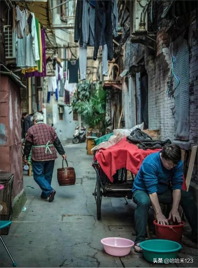 上海与农村同步告别‘拎马桶’时代:从生活变迁看时代进步