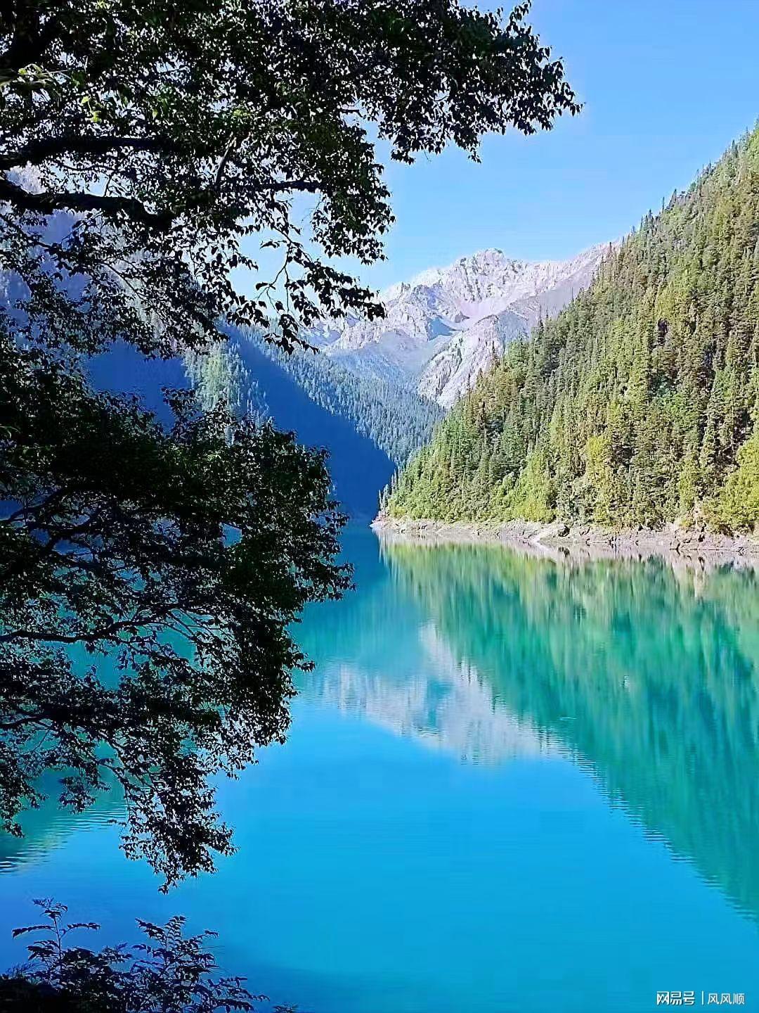 机构逆势布局：钠离子电池、氟化工、军民融合三大板块吸金超40亿