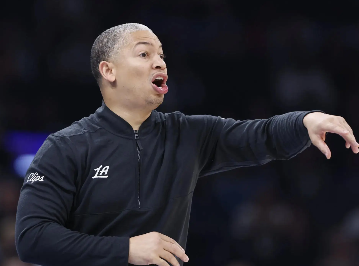 泰伦卢战术失误引众怒！快船惨败勇士，阵容安排遭质疑