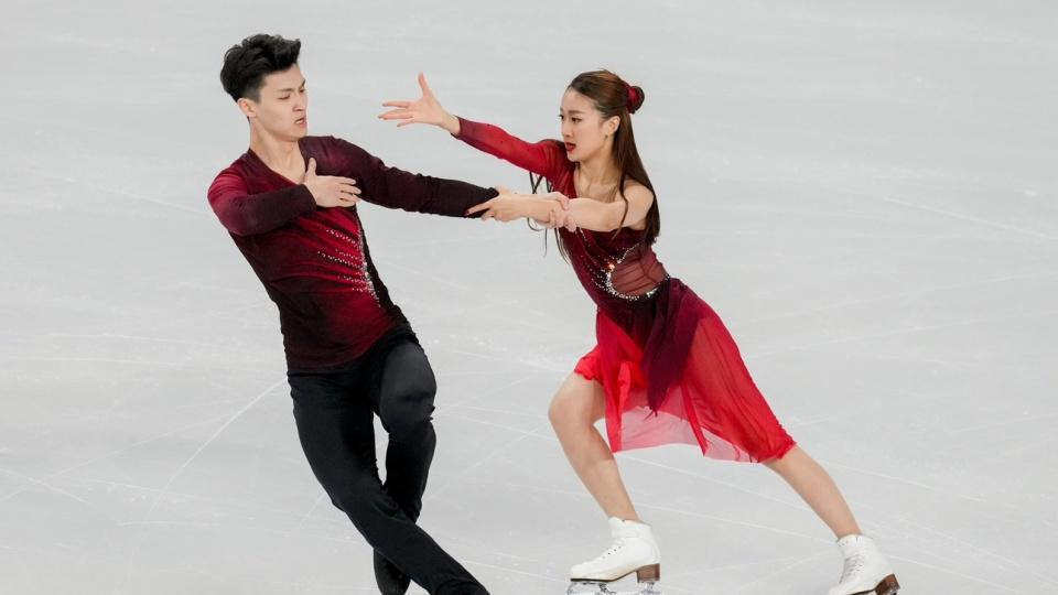 中国杯花滑赛场‘DF-61’毛绒玩具引热议，爱国情怀遭误解