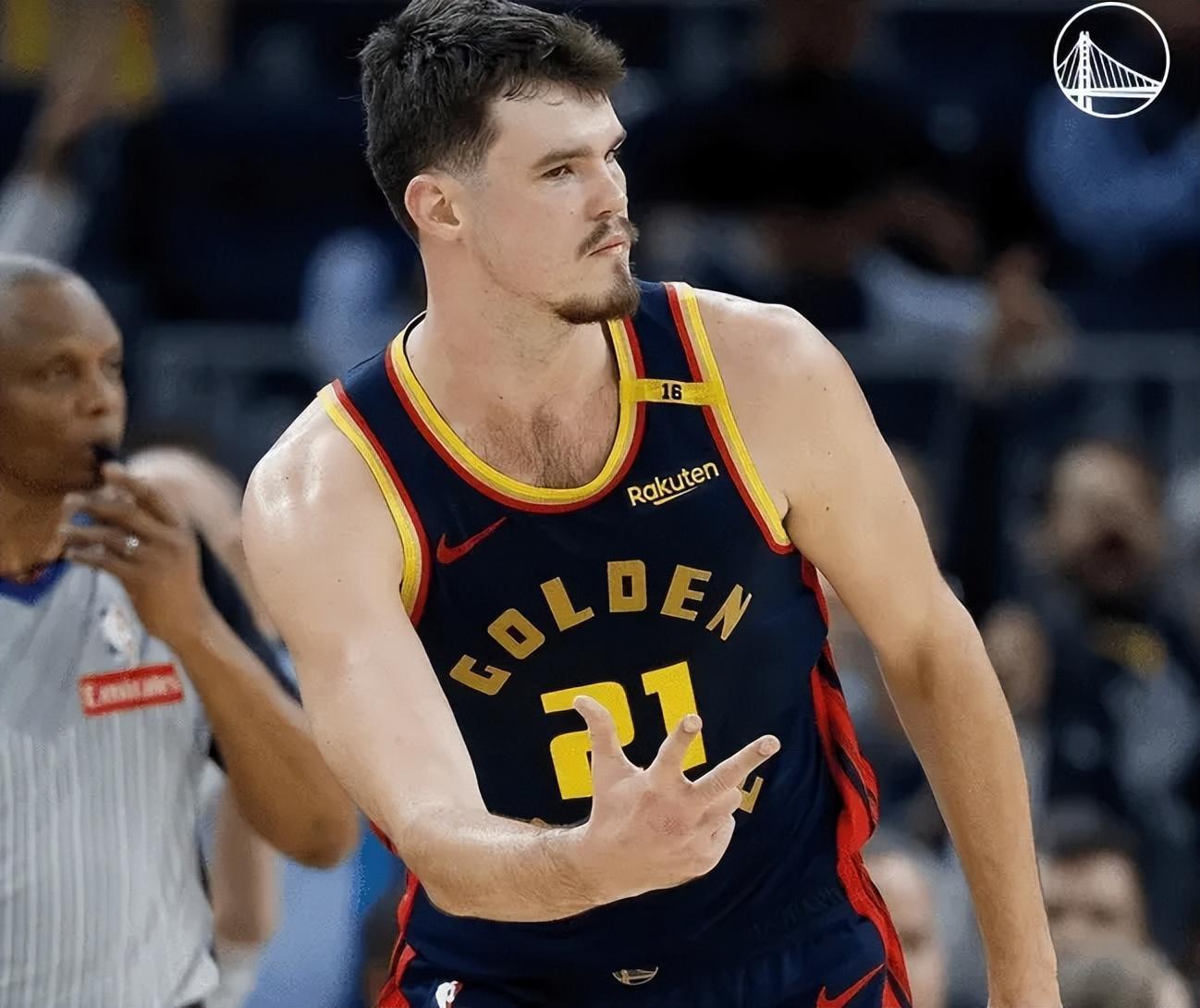 勇士新星波斯特攻守惊艳！力压祖巴茨锁定轮换席位