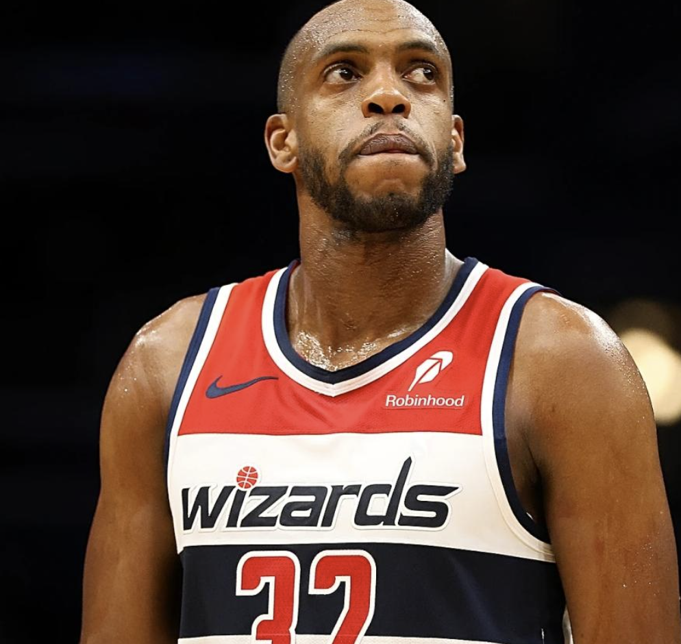 NBA惊天逆转：两大巨星10连铁+6秒后场发球自杀，奇才输球成谜