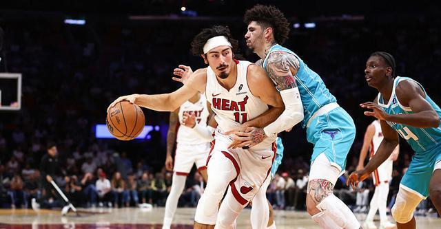 雅克28分领衔热火大胜黄蜂，鲍尔20+8+9难救主