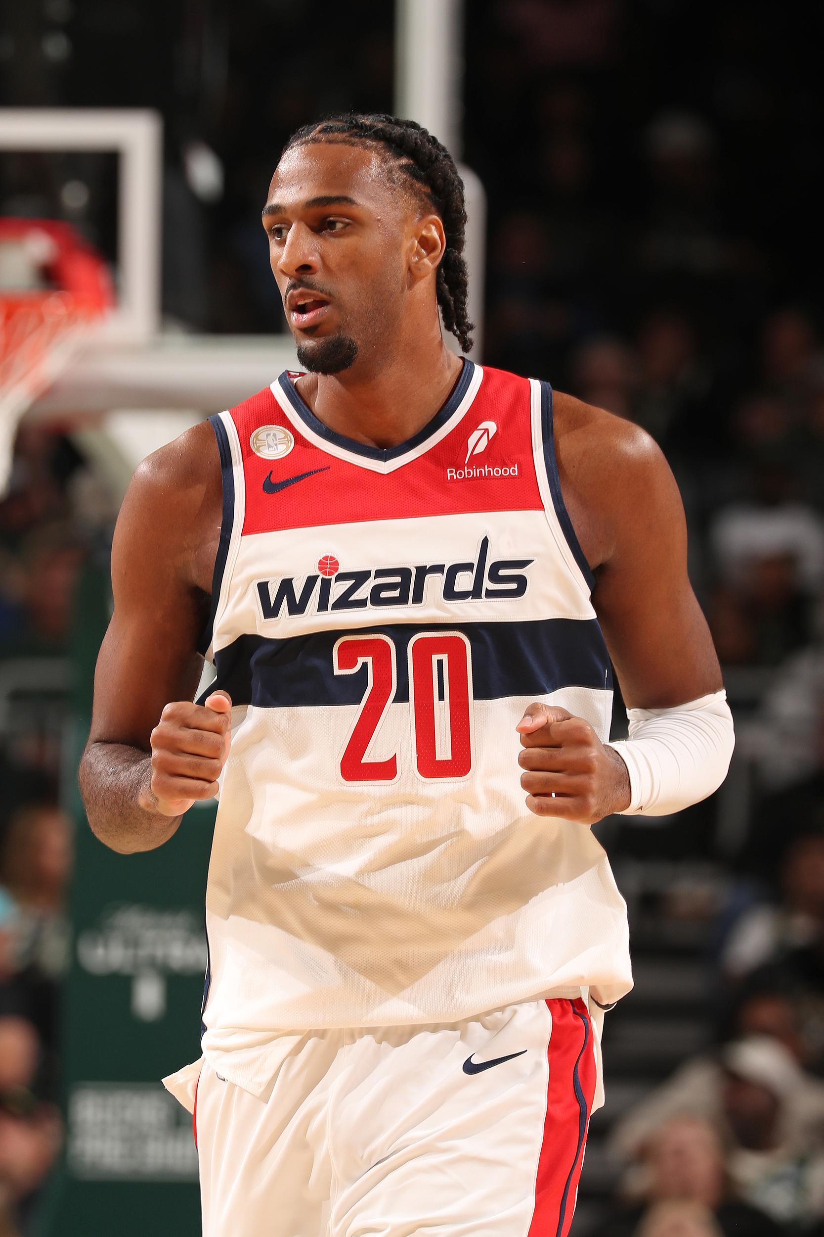 创历史！萨尔成NBA单场30分10篮板最年轻球员