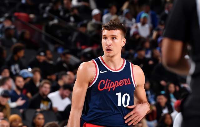 快船79-98惨败勇士：泰伦卢成最大短板，换帅刻不容缓