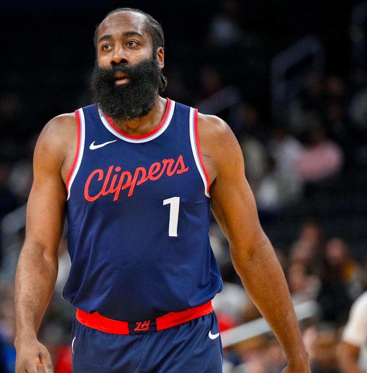 哈登表现两极分化！上半场20分下半场0分 快船惨败勇士