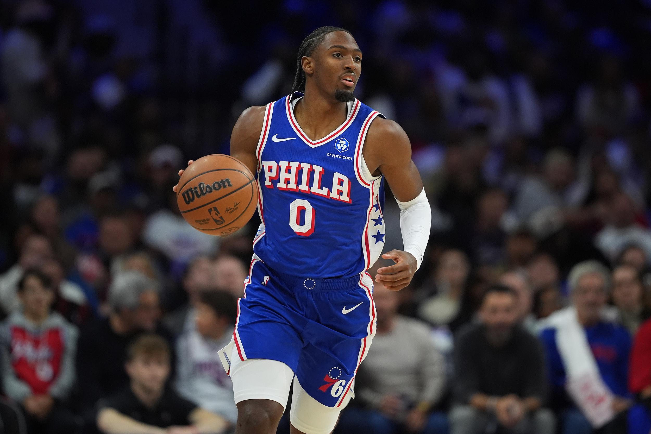 马克西创历史：开赛前4场狂砍150+，成第四位达成此成就后卫