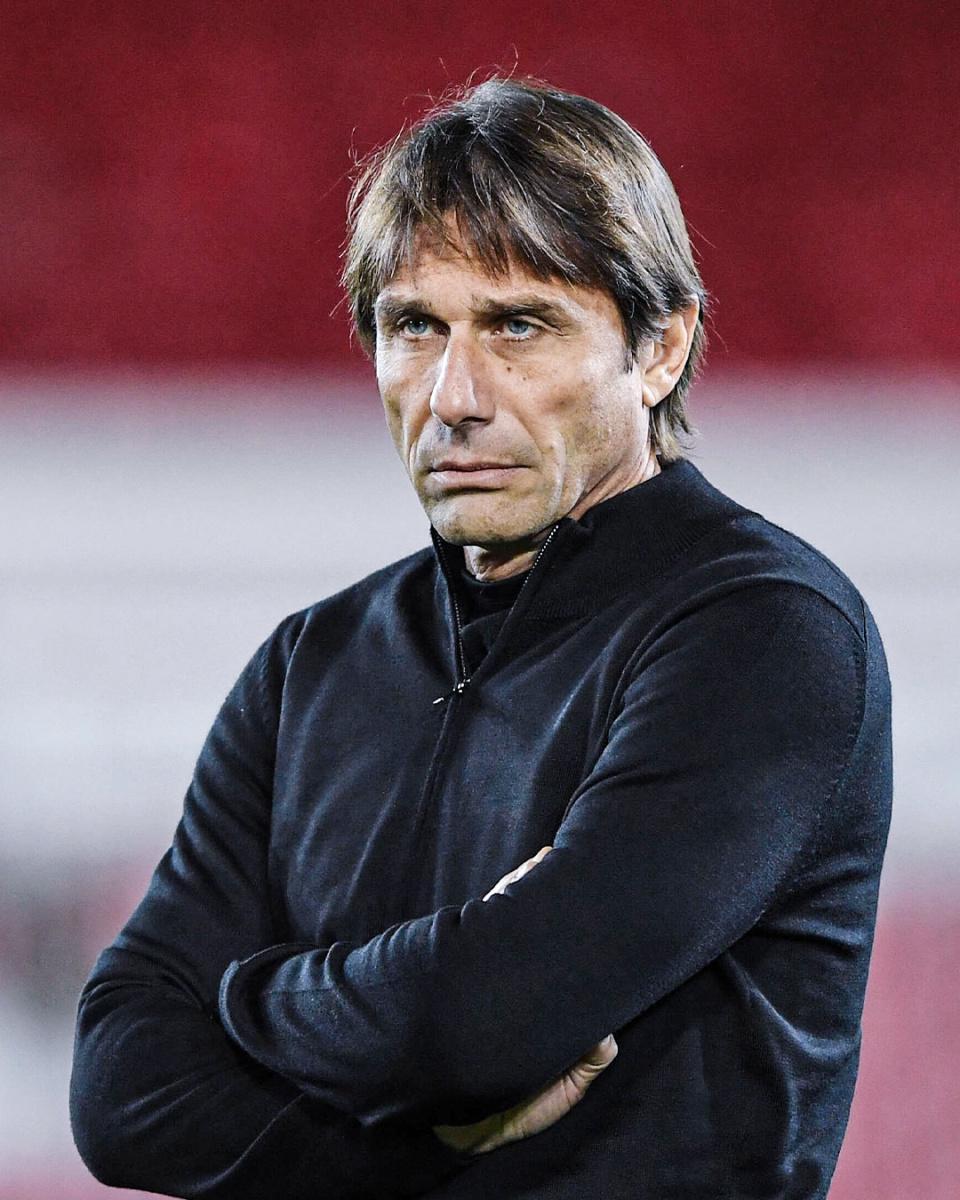 意甲第9轮战报：那不勒斯险胜登顶，AC米兰平局失分，积分榜4-7名竞争激烈