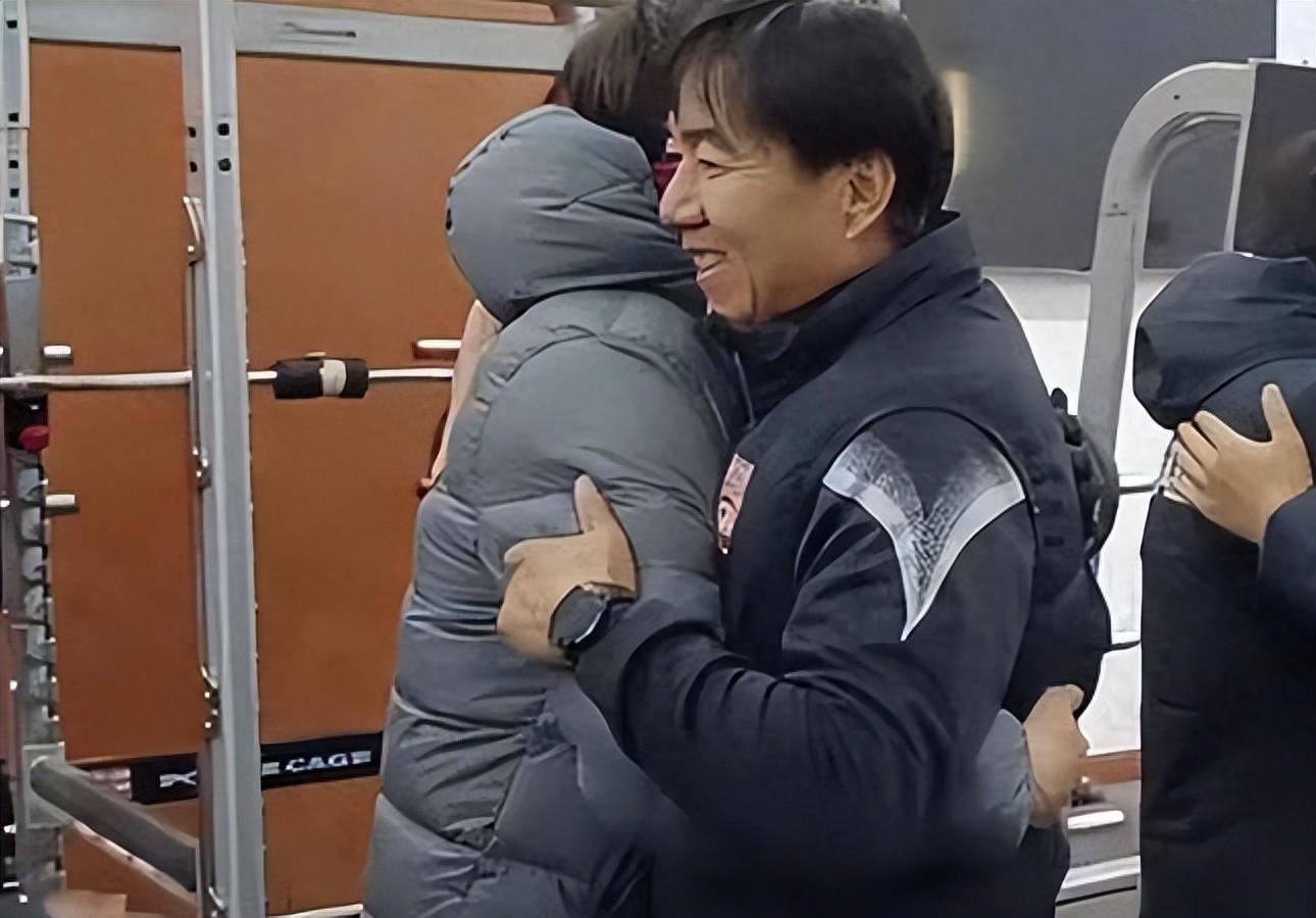 本土少帅刘俊威争议发言：成都蓉城7外援阵容未夺冠引热议