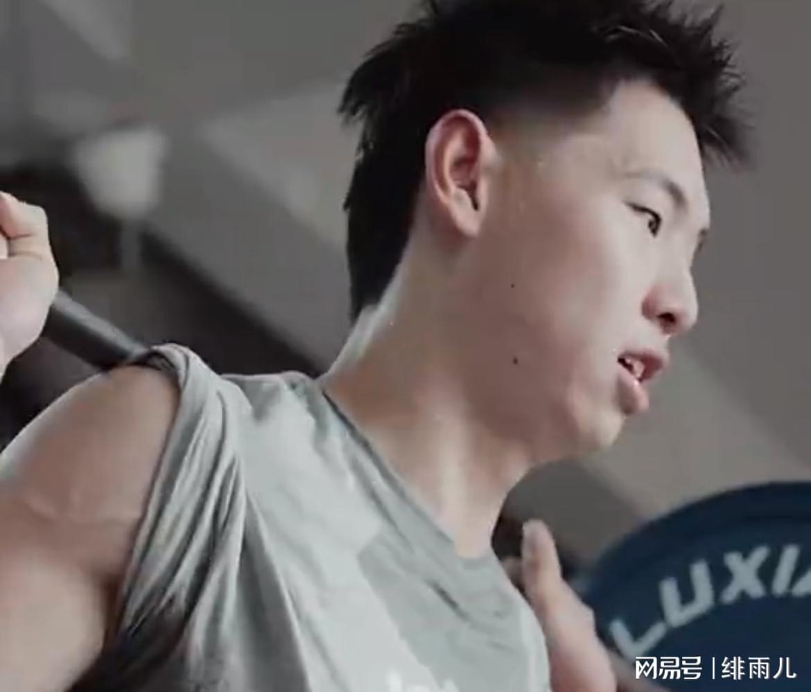 超越杨瀚森！崔永熙成中国男篮现役第一锋线，NBA级实力引期待