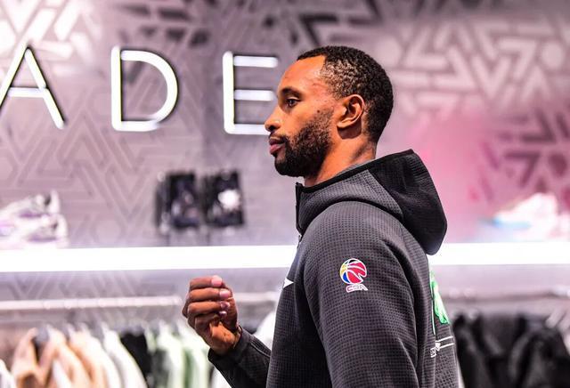 上海男篮新赛季外援阵容揭晓：弗格、怀特塞德强势加盟