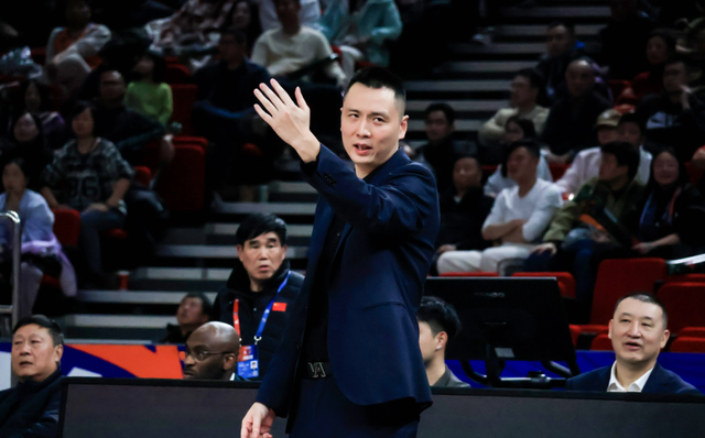 CBA新动态：上海男篮四外援敲定，山西签约布朗，爱德华兹加盟江苏