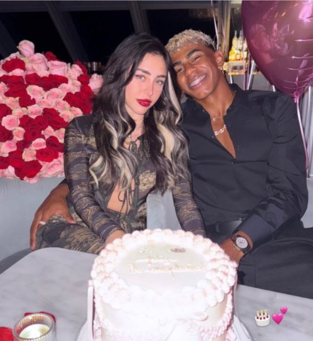 巴萨新星亚马尔1000万欧购皮克夏奇拉豪宅，与女友共筑爱巢