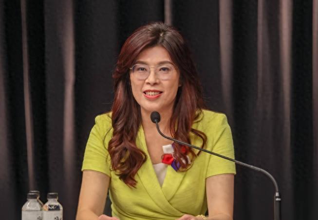 郑丽文当选国民党主席：马英九洪秀柱力挺，党内格局大洗牌