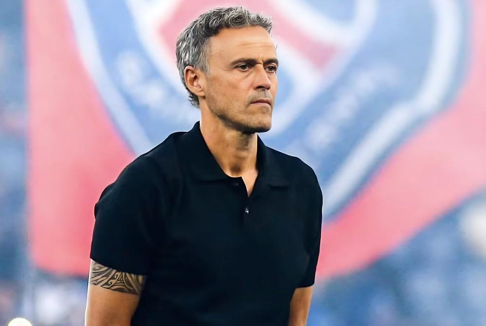 巴黎圣日耳曼防线告急：近4场赛事狂丢6球，防守问题凸显