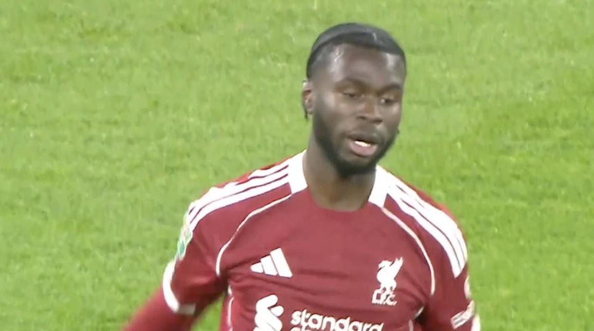 18岁后卫阿马拉-纳洛利物浦首秀两度染红，创尴尬纪录