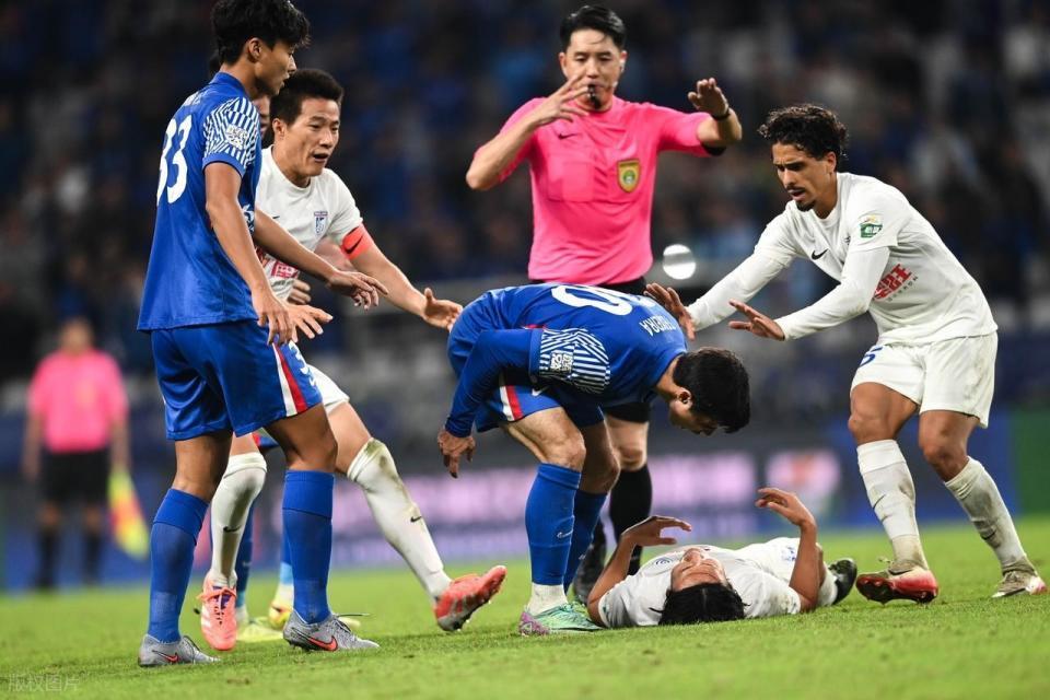 足协驳回大连英博4项申诉：特谢拉吐口水未证实，申花绝平点球引争议