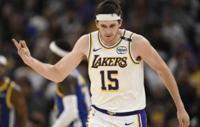 5年2.4亿顶薪？里夫斯续约或成湖人甜蜜负担