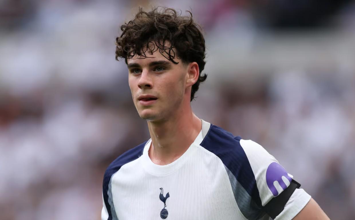 晚旗报：热刺再遭伤病打击，阿奇-格雷伤缺十人名单扩大