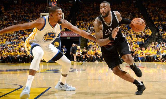 NBA励志传奇：乔纳森-西蒙斯，150美元报名费开启千万年薪之路