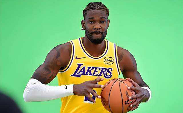 洛杉矶湖人困境：克内克特与拉拉维亚，留队还是交易？