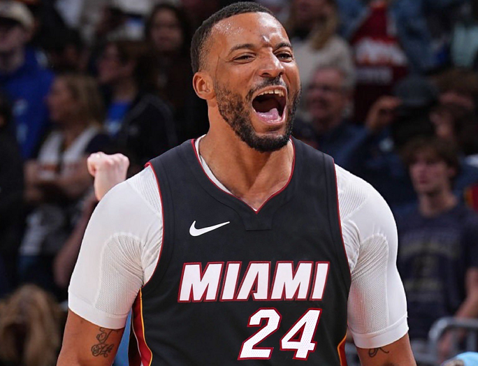 NBA新赛季最大黑马！热火3连胜登顶东部，快船交易失误成笑柄