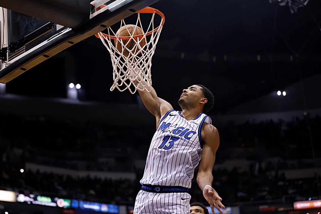 魔术放弃锋线新星霍华德第四年合同，选秀决策再引争议