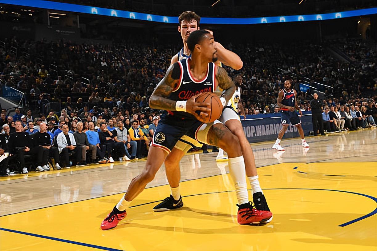 状态低迷仍获重用？快船为何给内线老将科林斯大量出场时间