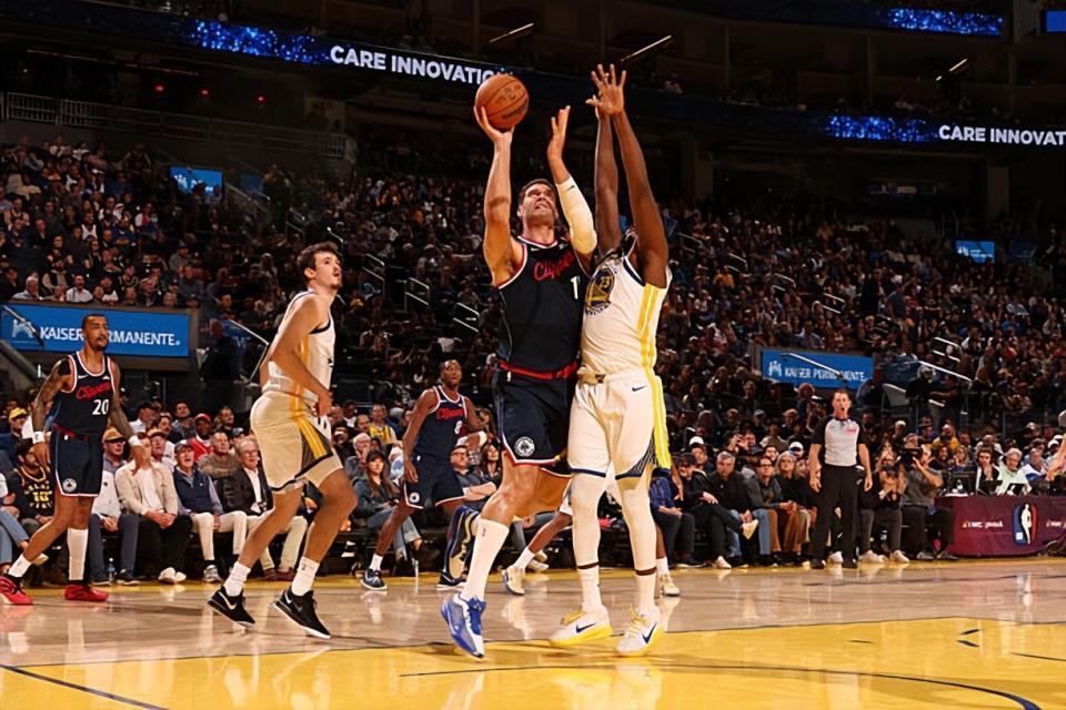 状态低迷仍获重用！快船为何坚持给老将洛佩斯大量出场时间？