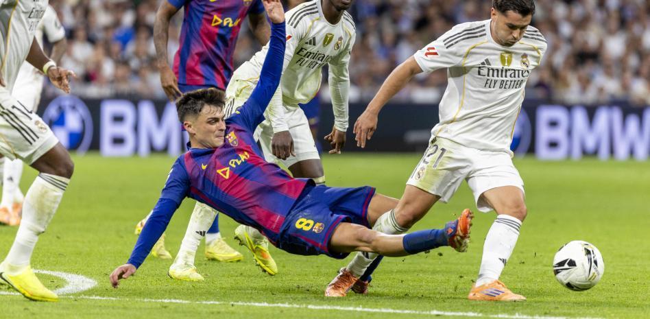 世体确认：佩德里肌肉损伤，将缺席巴萨三场关键赛事